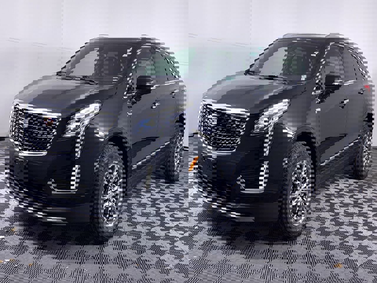 Certified 2023 Cadillac XT5 Premium Luxury w/ LPO, Floor Liner Package image 19