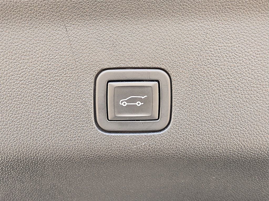 Used 2022 Cadillac Escalade Sport w/ Touring Package image 13