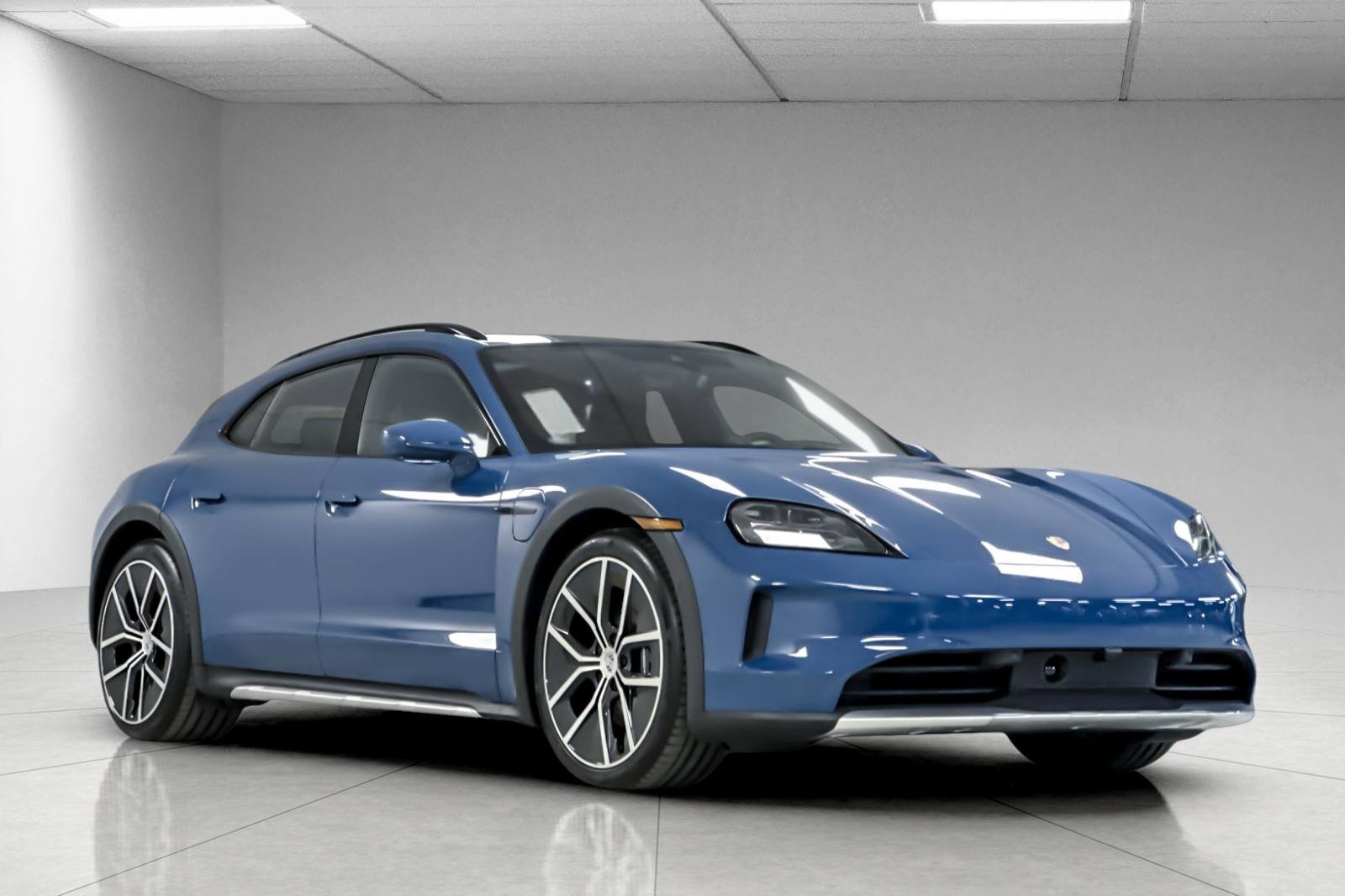 New 2025 Porsche Taycan 4S image 10