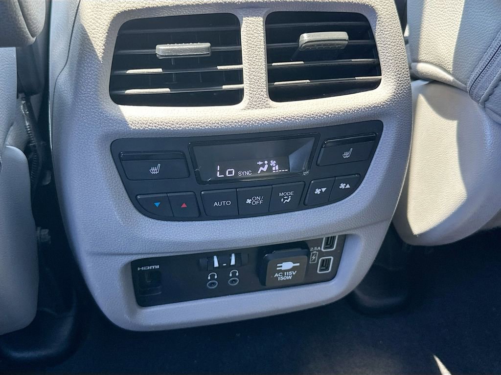 Used 2019 Honda Pilot Touring image 27
