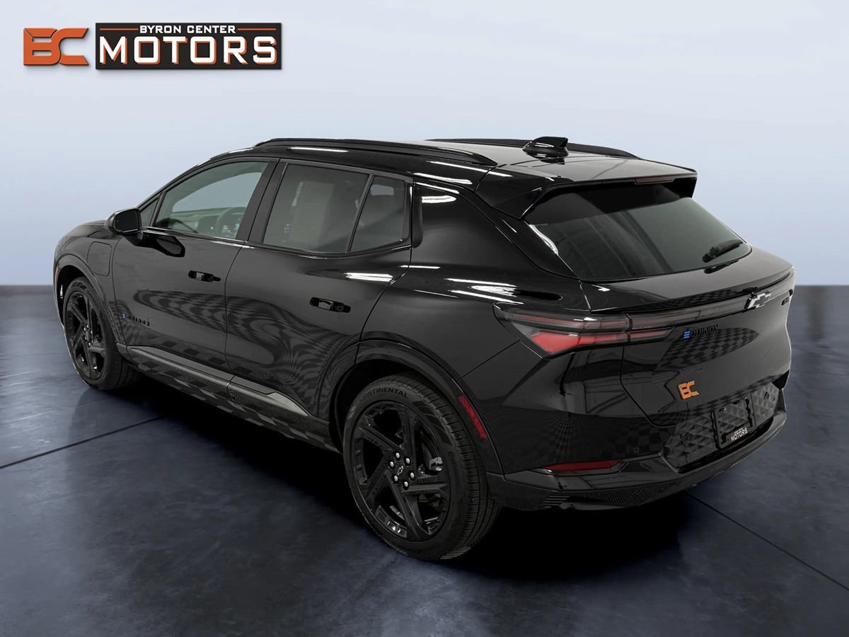 Used 2025 Chevrolet Equinox EV RS FWD image 4