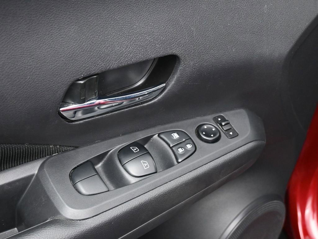 Used 2023 Nissan Kicks SV image 14