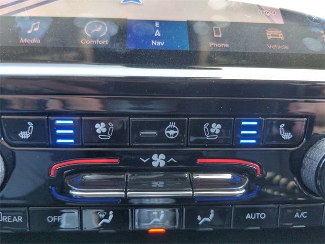 New 2023 Jeep Grand Cherokee 4WD 4xe w/ Luxury Tech Group II image 25