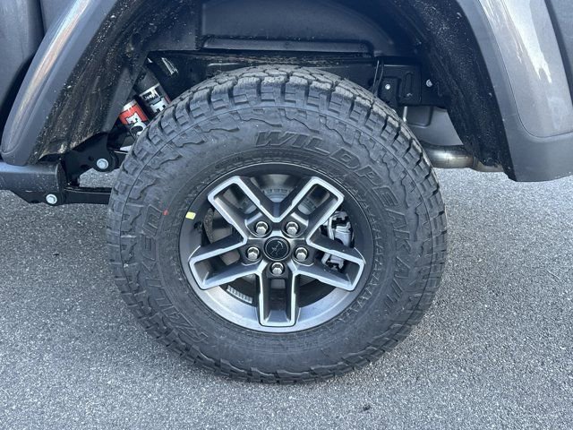 New 2026 Jeep Gladiator Mojave w/ Steel Bumper Group image 18