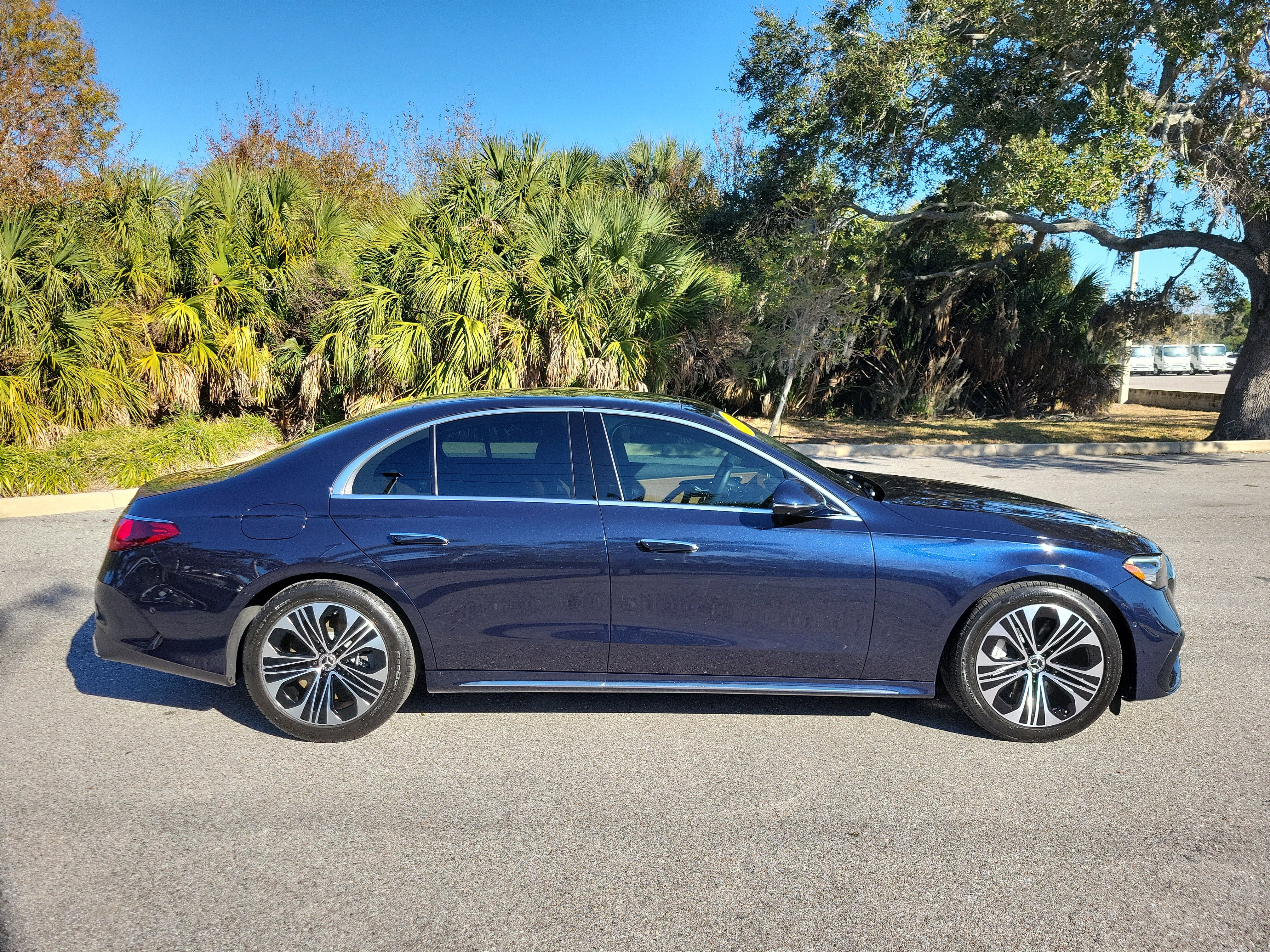 Used 2025 Mercedes-Benz E 450 4MATIC Sedan image 3