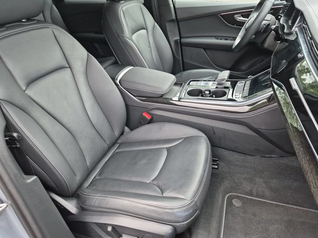 Used 2025 Audi Q7 3.0T Premium Plus AWD/4WD image 23