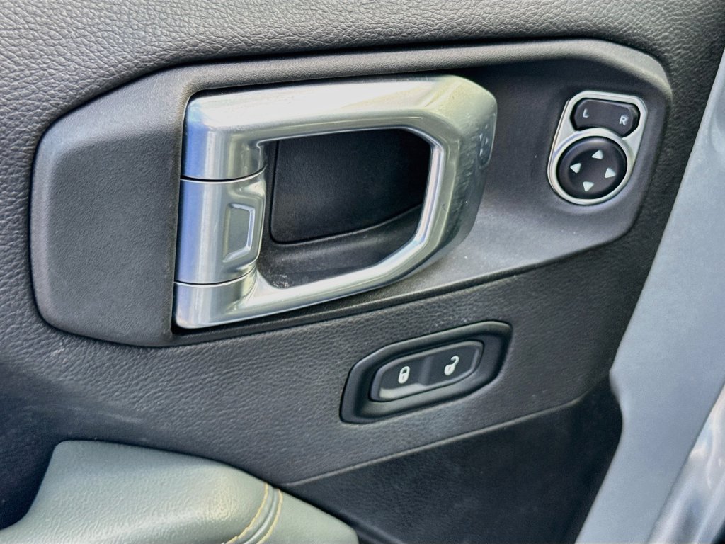 Used 2024 Jeep Wrangler High Altitude AWD/4WD image 19