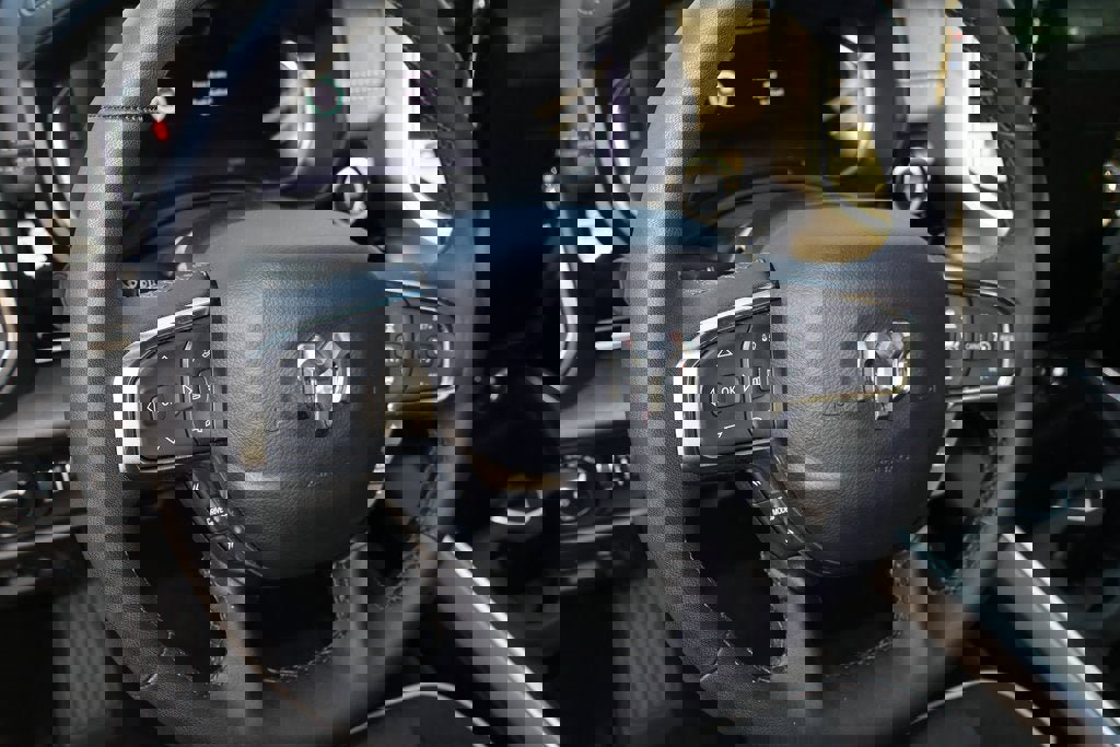 Used 2025 RAM 1500 Laramie w/ Night Edition image 18