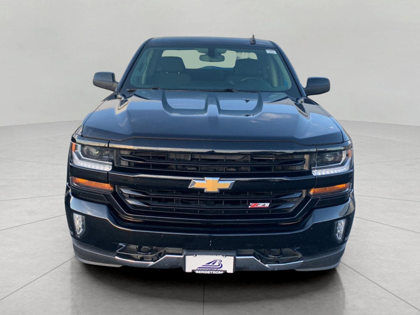 Used 2018 Chevrolet Silverado 1500 LT w/ All Star Edition AWD/4WD image 3