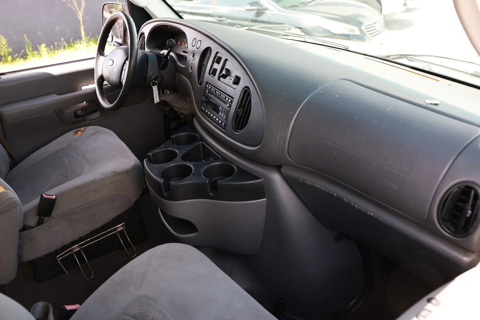 Used 2008 Ford E-150 and Econoline 150 Wagon RWD image 24