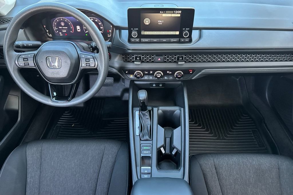 Certified 2025 Honda Accord SE image 15