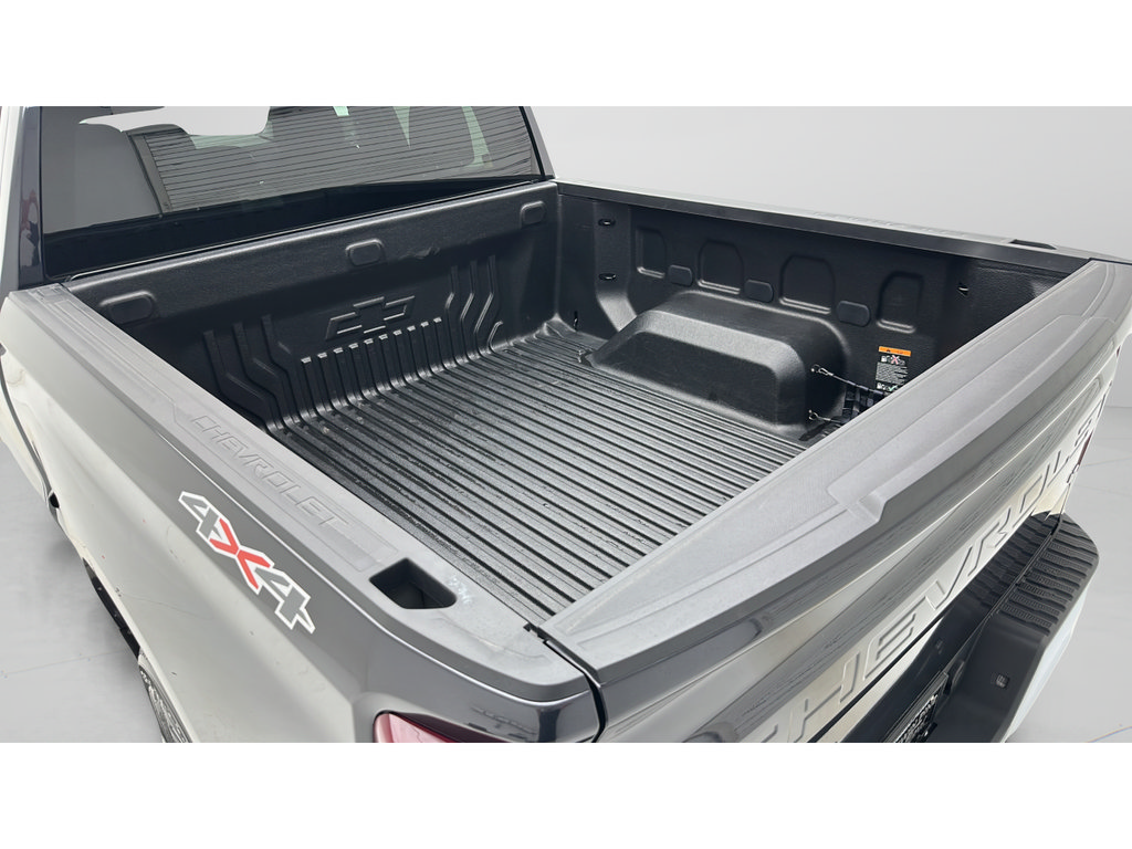 Used 2024 Chevrolet Silverado 1500 LT AWD/4WD image 11