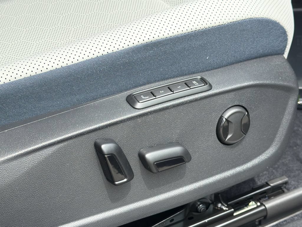 New 2026 Volkswagen ID.4 Pro S Plus AWD/4WD image 16