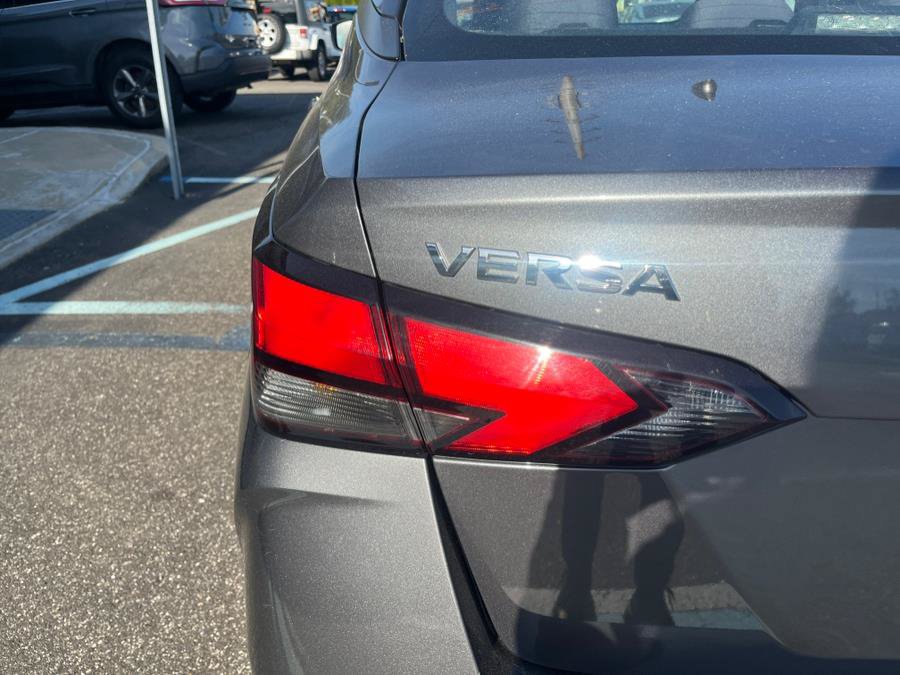 Used 2021 Nissan Versa SV FWD image 9