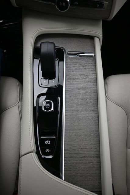 Used 2023 Volvo XC90 B6 Plus AWD/4WD image 11