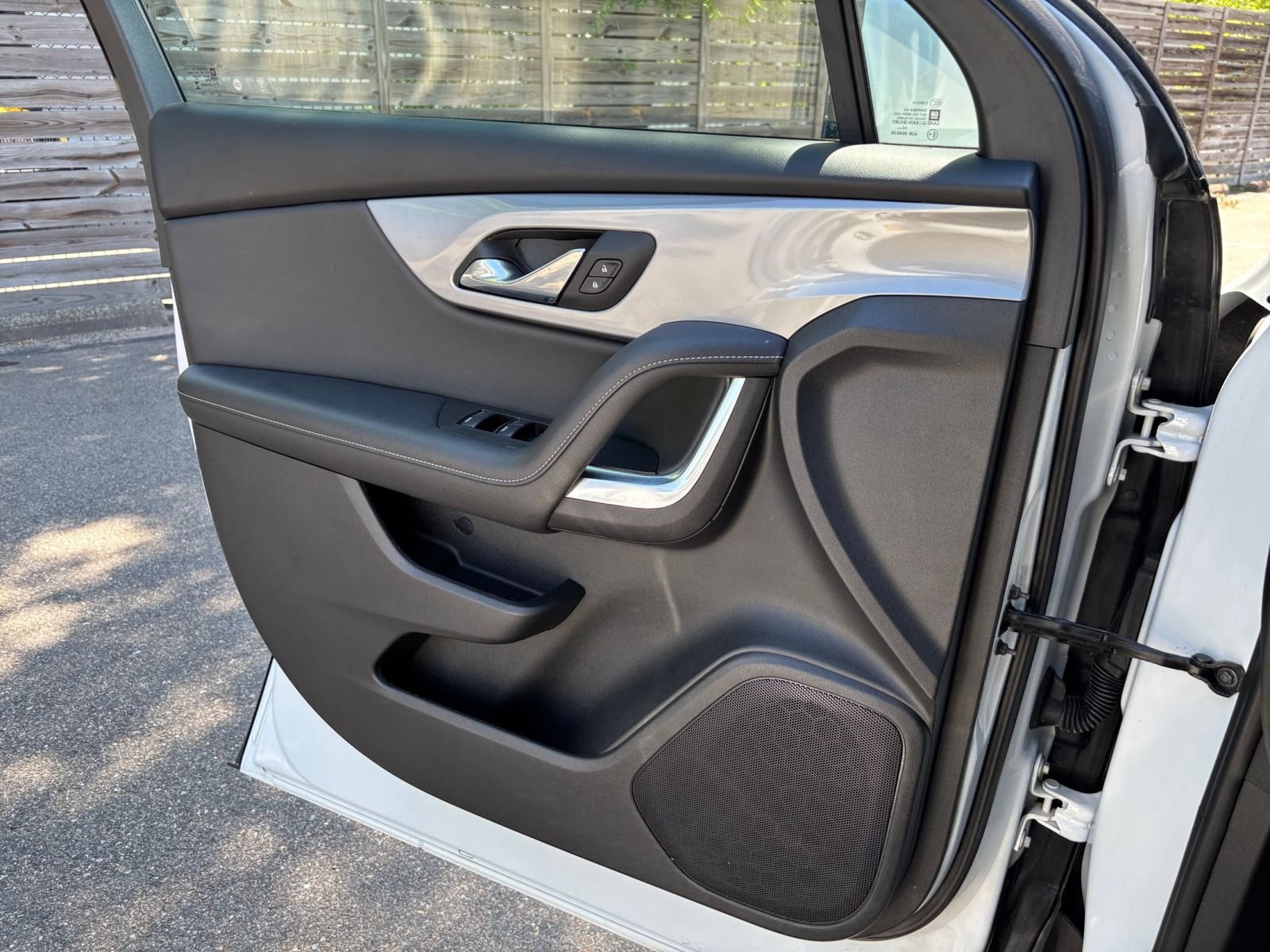 Used 2025 Chevrolet Blazer LT FWD image 18