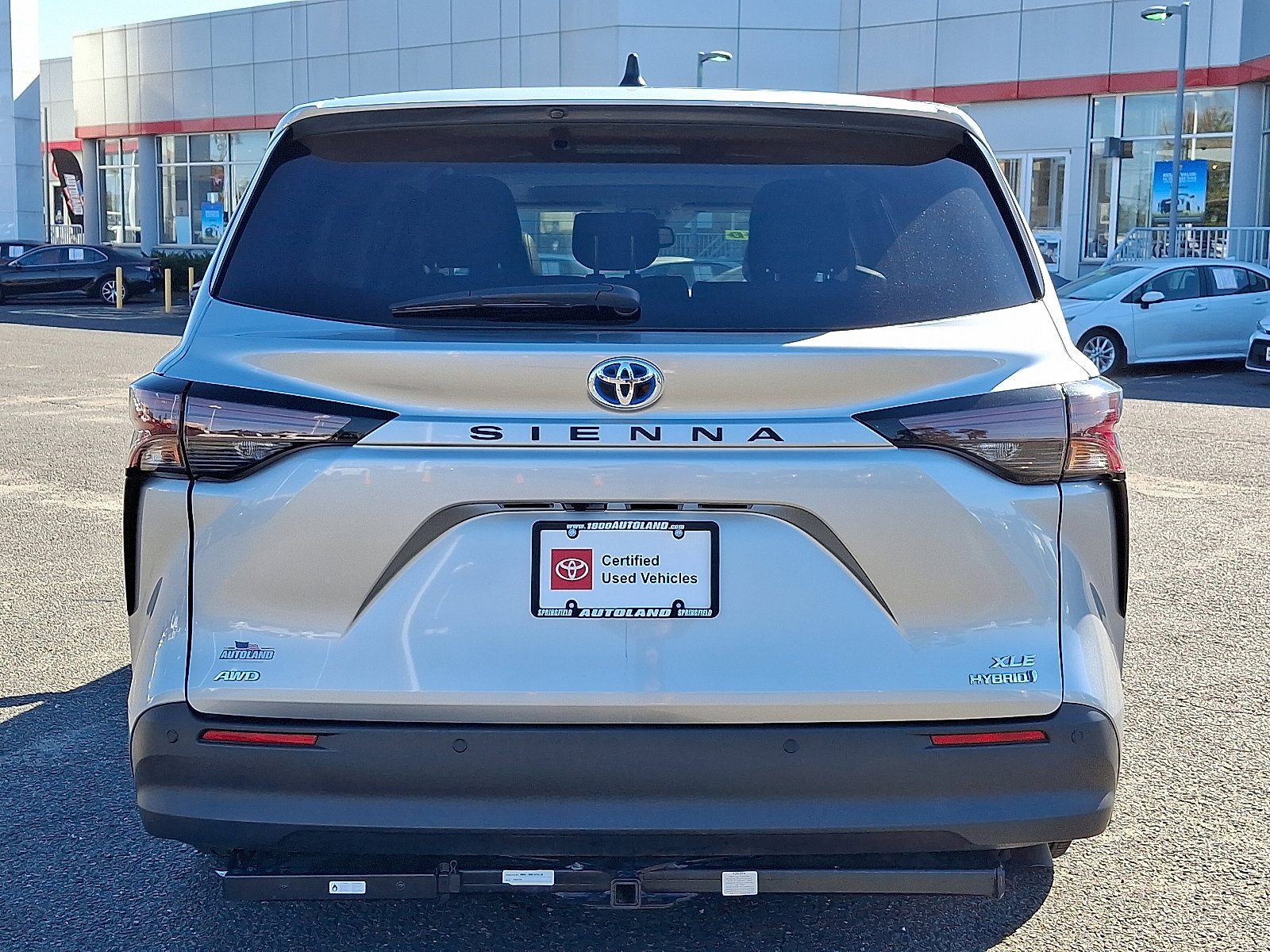 Certified 2024 Toyota Sienna XLE image 6