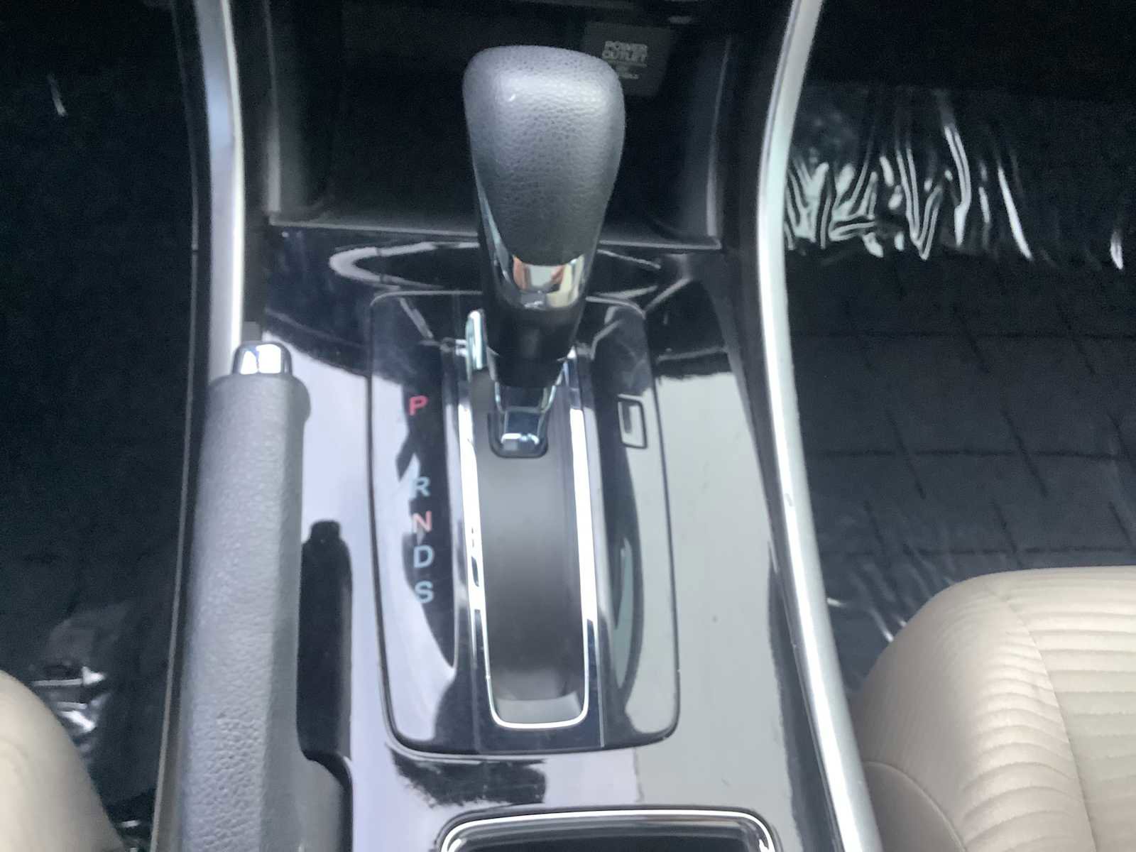 Certified 2017 Honda Accord LX-S image 18