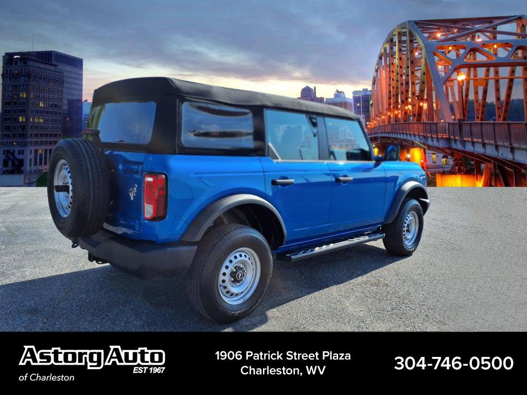 Used 2023 Ford Bronco 4-Door image 3