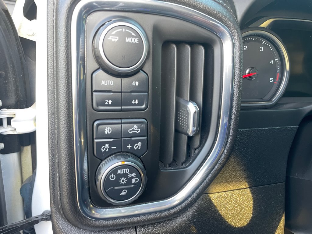 Used 2023 Chevrolet Silverado 2500 High Country w/ Safety Package II AWD/4WD image 40