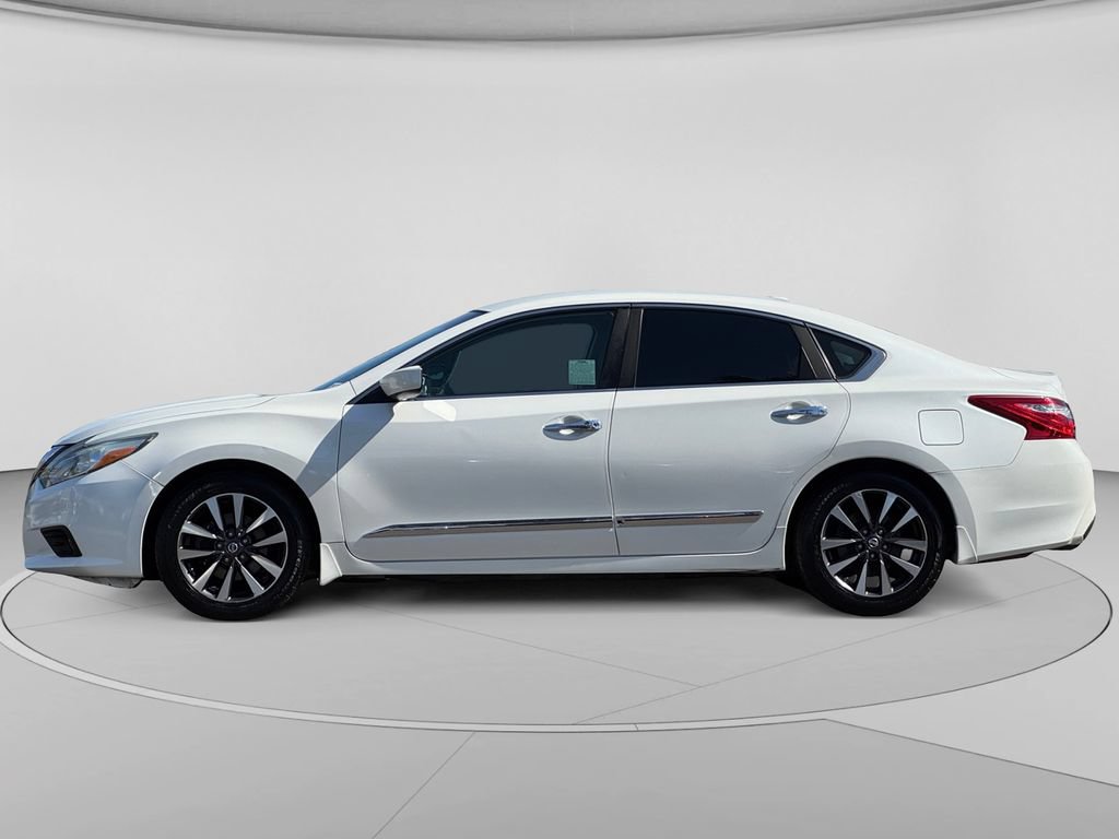Used 2016 Nissan Altima 2.5 SV FWD image 7