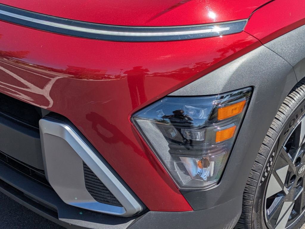 Used 2025 Hyundai Kona SEL FWD image 11