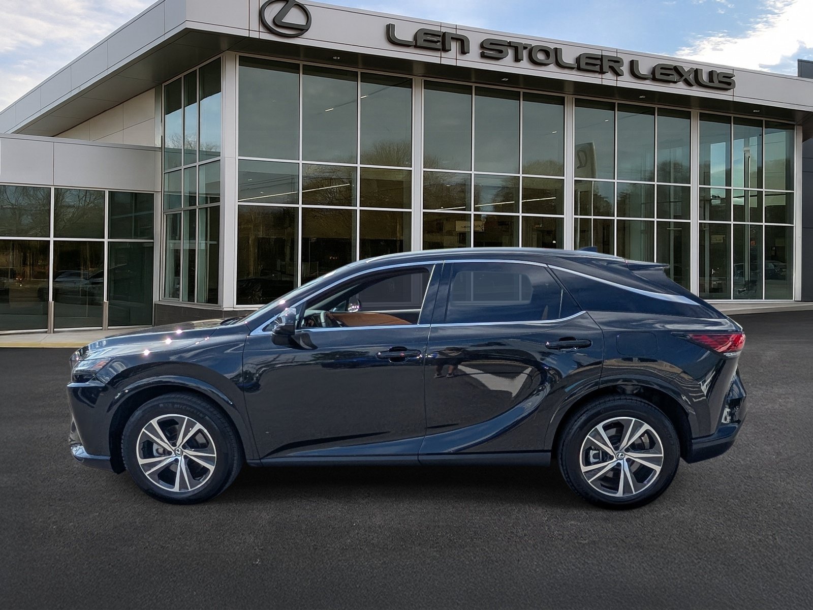 Certified 2024 Lexus RX 350 Premium w/ Accessory Package (Z1) AWD/4WD image 6
