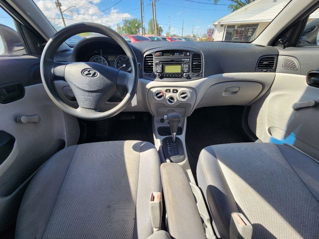 Used 2011 Hyundai Accent GLS FWD image 13
