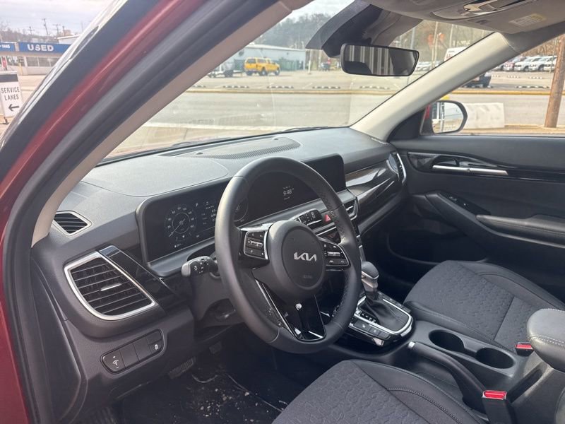 Certified 2025 Kia Seltos X-Line AWD/4WD image 13