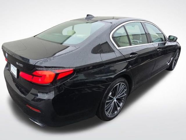 Used 2023 BMW 540i xDrive w/ Premium Package image 7