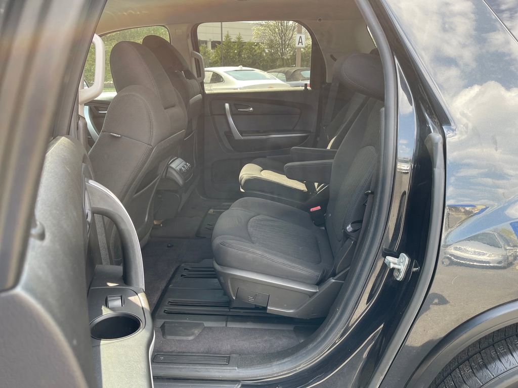 Used 2012 GMC Acadia SLE image 18