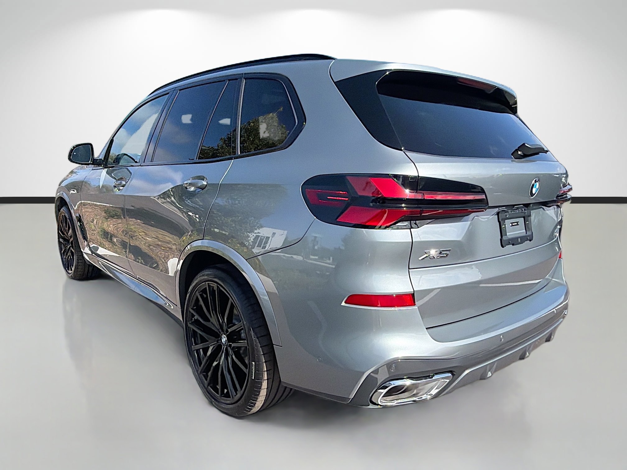 New 2026 BMW X5 sDrive40i w/ M Sport Package image 5