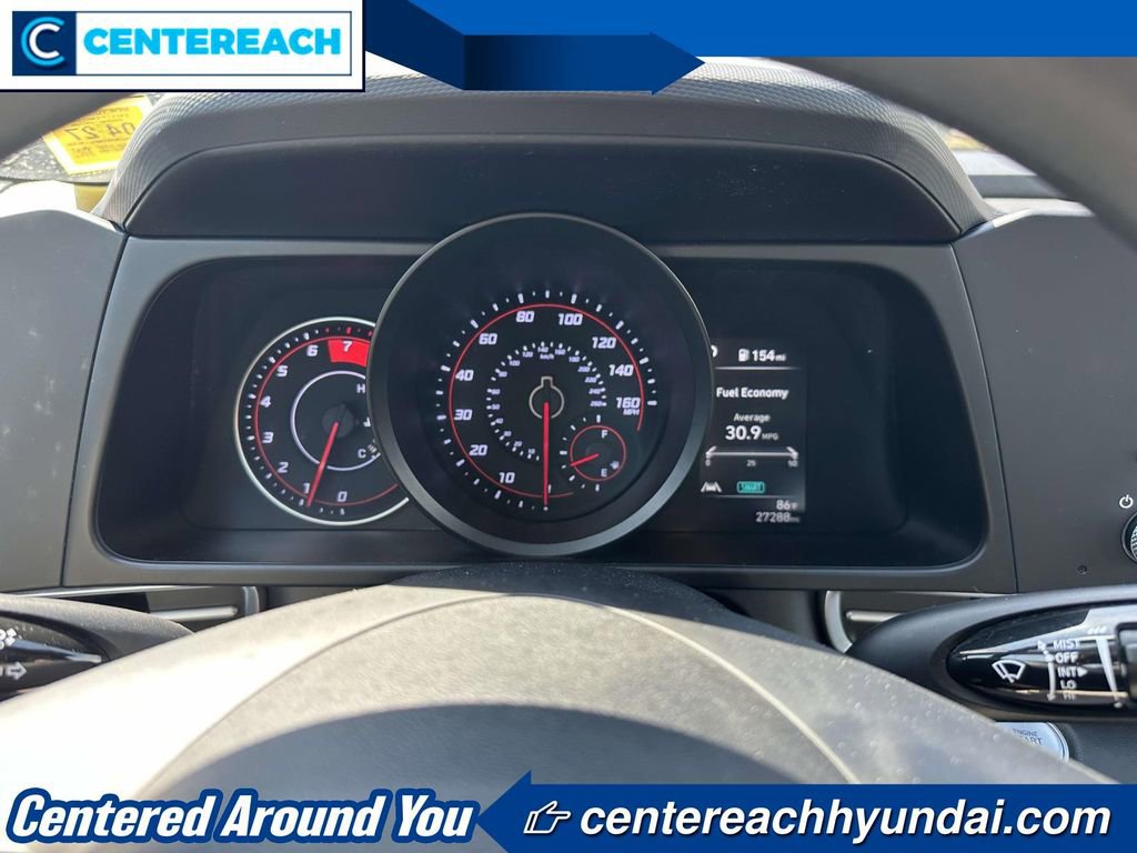 Used 2023 Hyundai Elantra SEL w/ Preferred Accessory Package FWD image 21