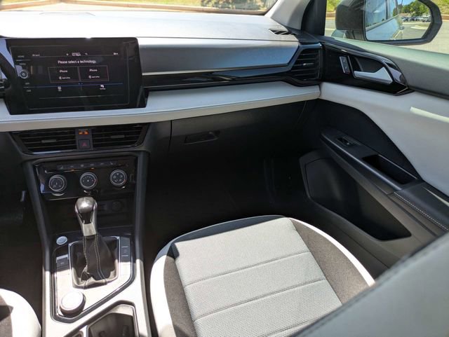 Used 2025 Volkswagen Taos S AWD/4WD image 17