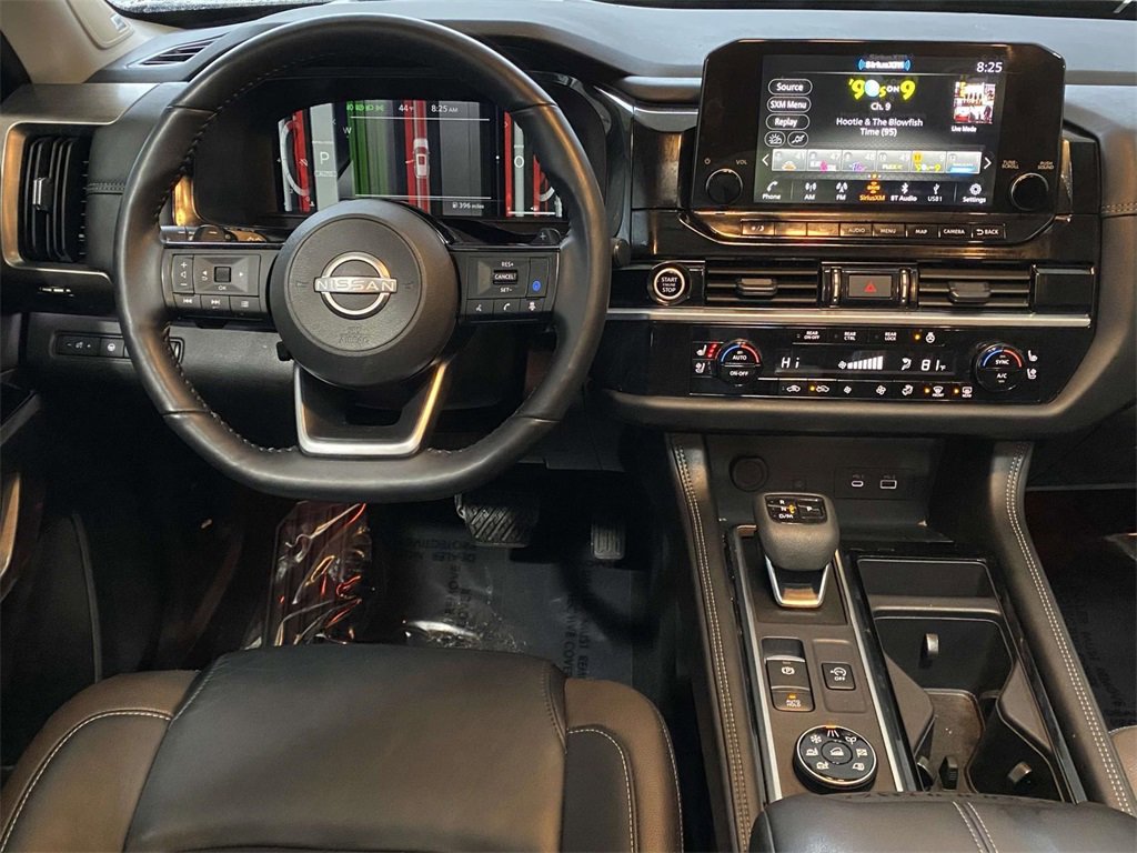 Used 2024 Nissan Pathfinder Platinum w/ Cargo Package image 9