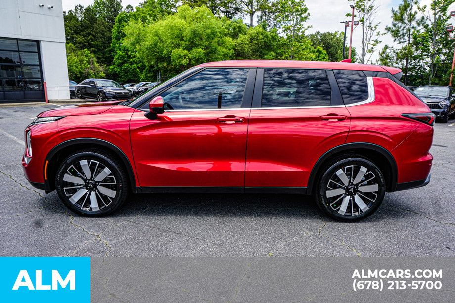 Used 2025 Mitsubishi Outlander SE FWD image 6