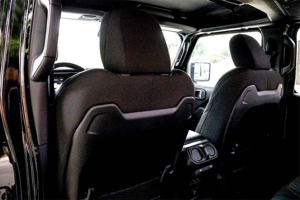 New 2025 Jeep Gladiator Mojave w/ Safety Group image 21