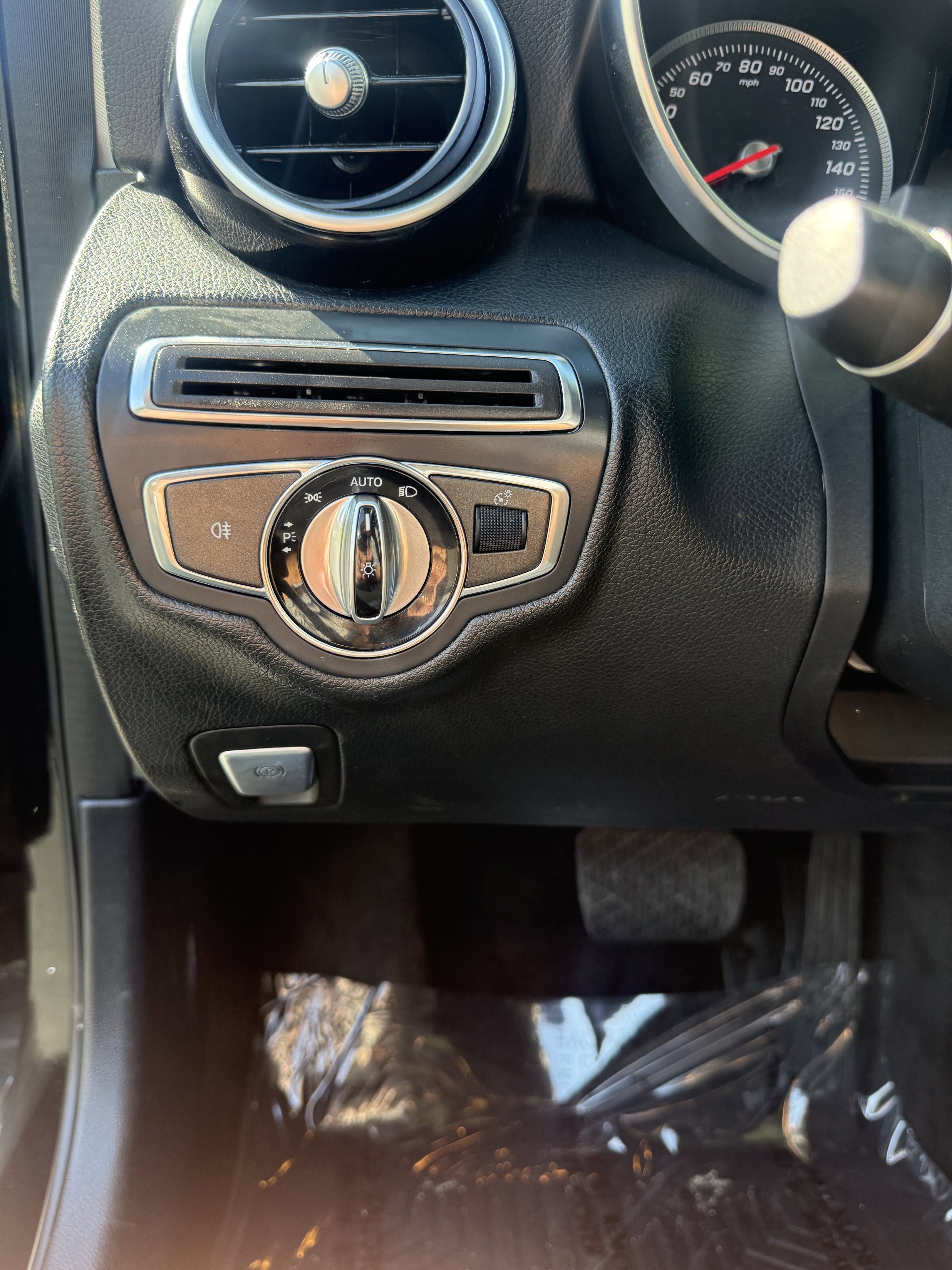 Used 2015 Mercedes-Benz C 300 4MATIC Sedan image 15