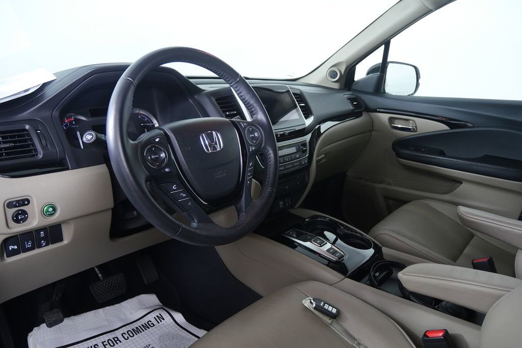 Used 2017 Honda Pilot Touring image 13