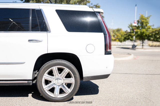 Used 2017 Cadillac Escalade Platinum AWD/4WD image 4