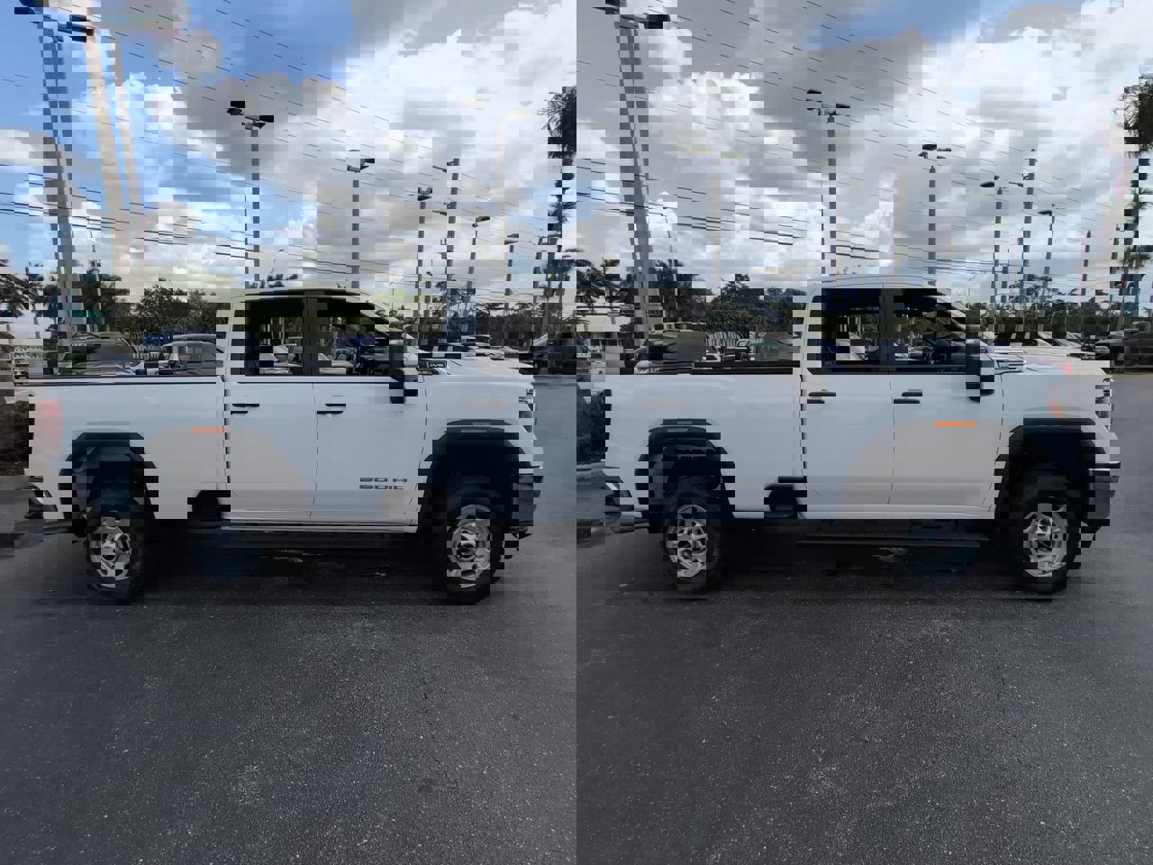 Used 2022 GMC Sierra 2500 Pro w/ Convenience Package image 4