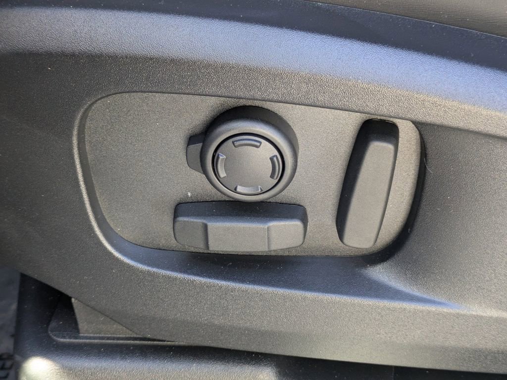 New 2026 Land Rover Defender 110 X-Dynamic SE image 23