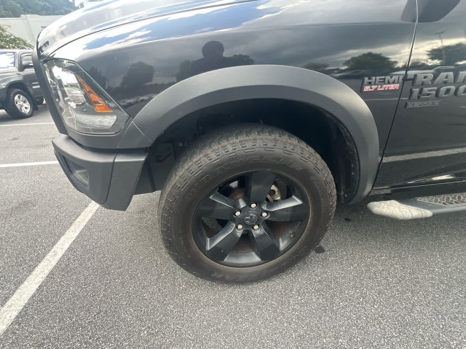 Used 2019 RAM 1500 Warlock AWD/4WD image 3