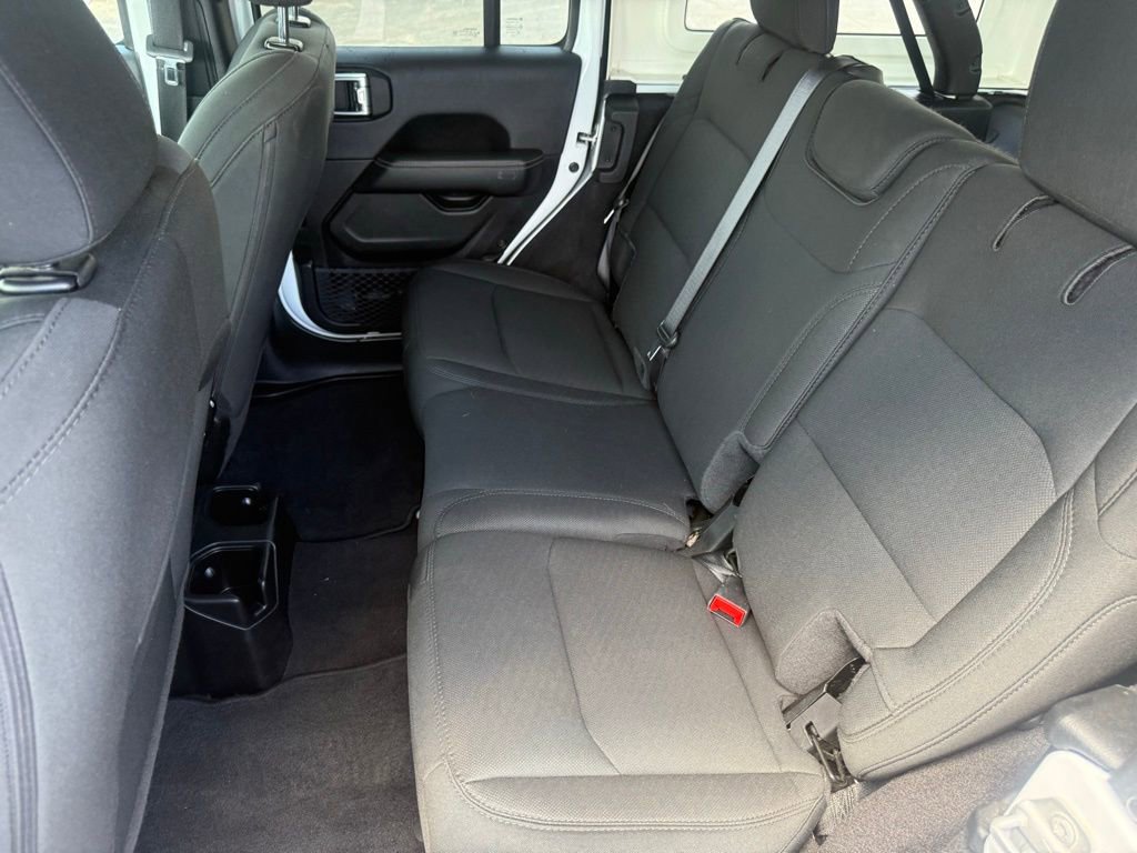 Used 2021 Jeep Wrangler Unlimited Sahara AWD/4WD image 34