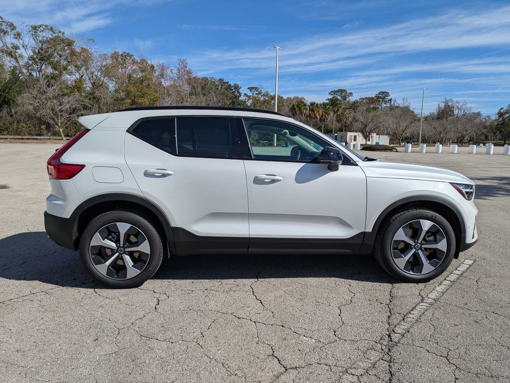New 2026 Volvo XC40 B5 Plus w/ Protection Package Premier AWD/4WD image 7
