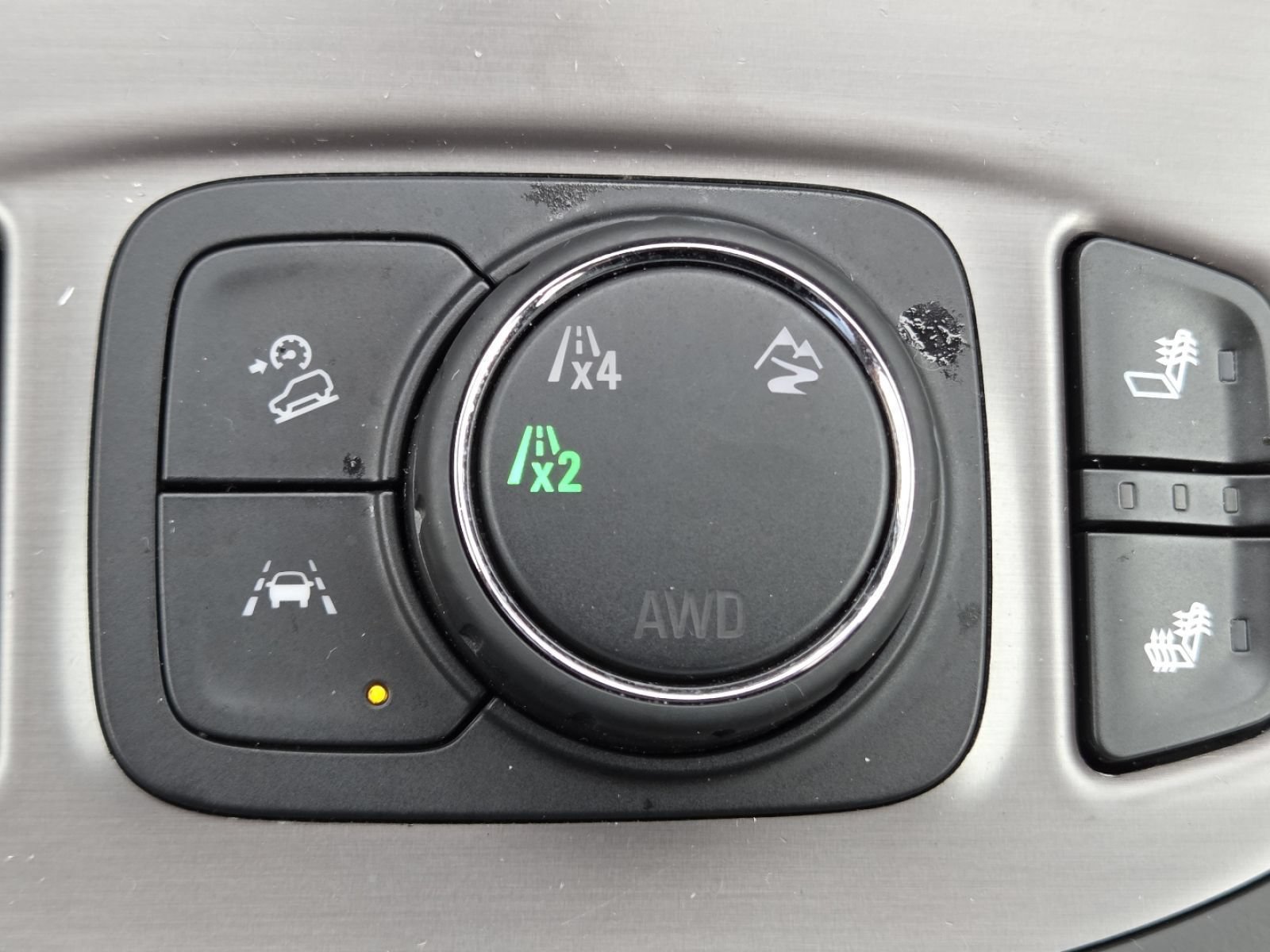 Used 2024 GMC Terrain AT4 AWD/4WD image 4