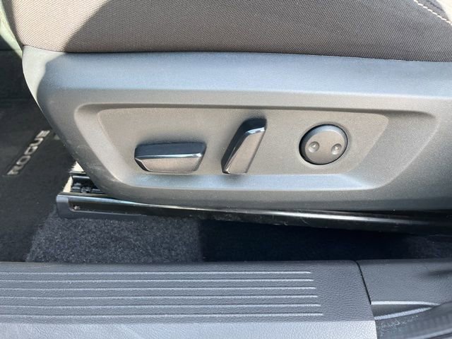 Used 2025 Nissan Rogue SV image 14