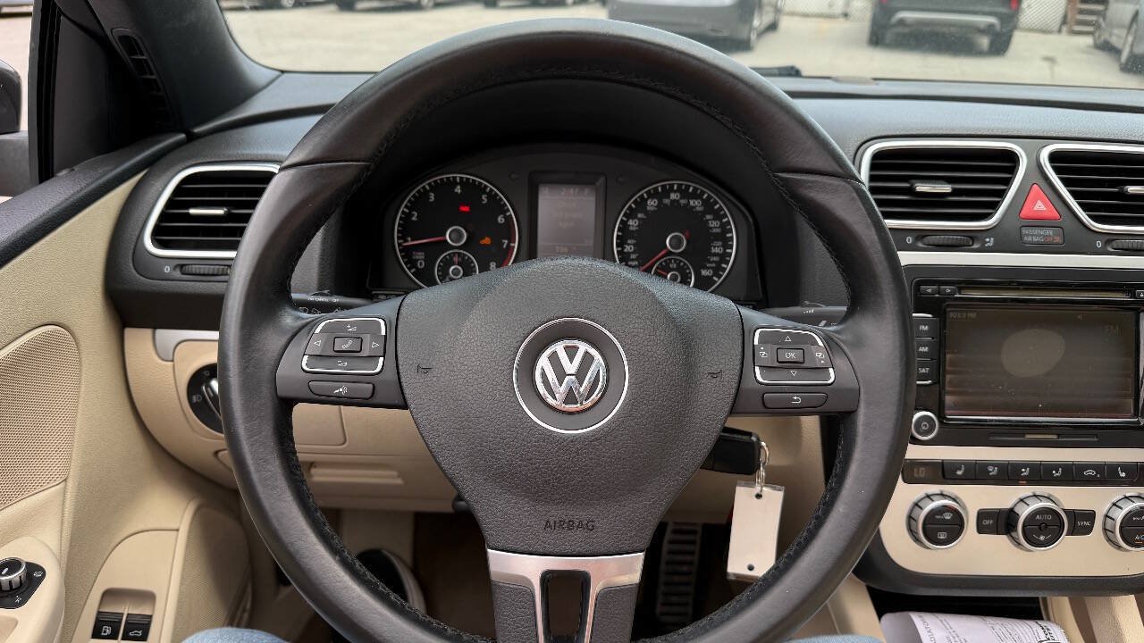 Used 2013 Volkswagen Eos Komfort FWD image 10