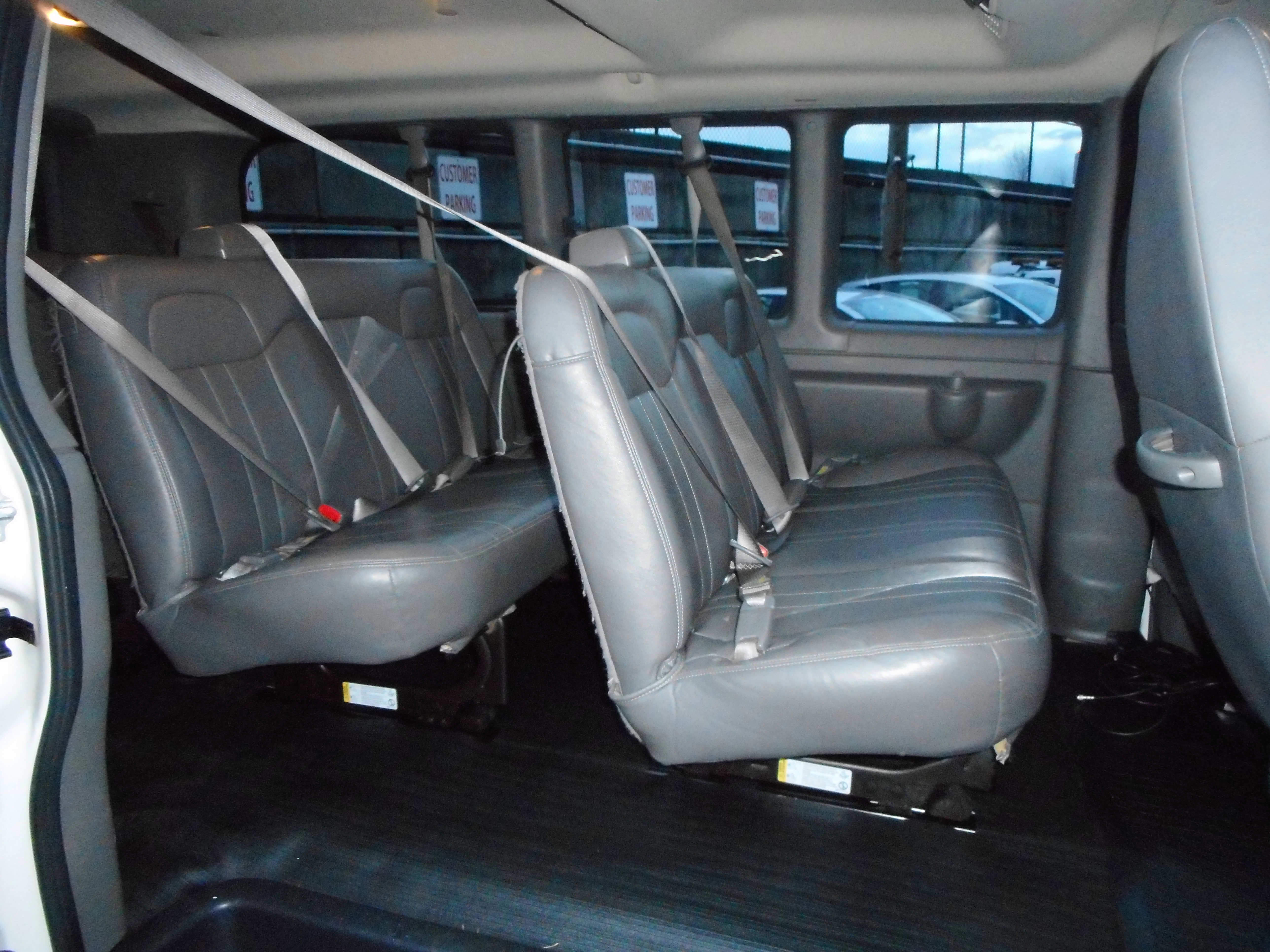 Used 2008 Chevrolet Express 3500 Passenger image 19
