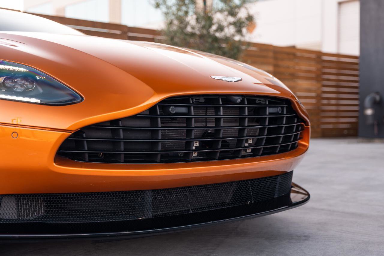 Used 2018 Aston Martin DB11 Coupe image 17